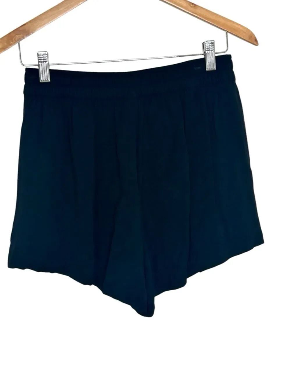 Old Navy soft Black Playa Elastic Waist Shorts size medium with pockets